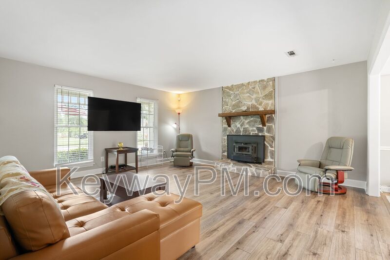 547 Pheasant Run property image