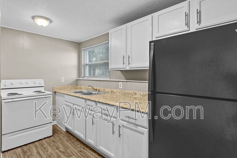 116 Argyle Avenue Unit B property image