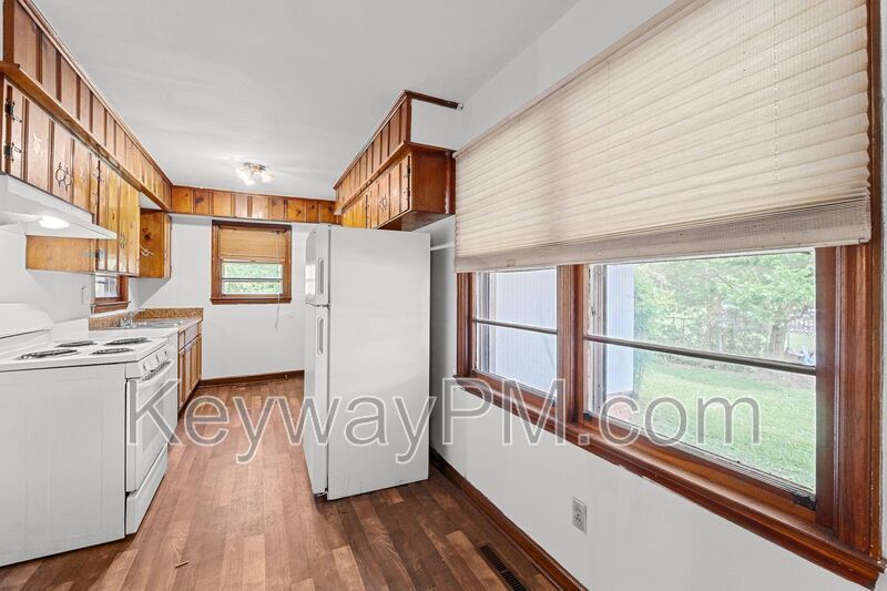 1457 Columbia Highway North property image