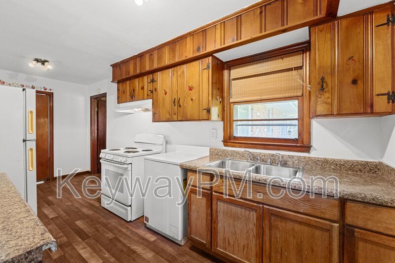 1457 Columbia Highway North property image