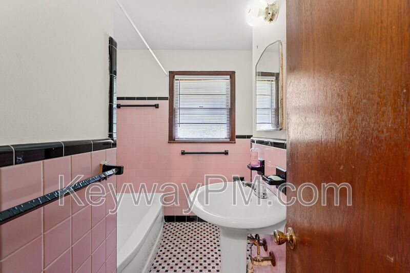 1457 Columbia Highway North property image