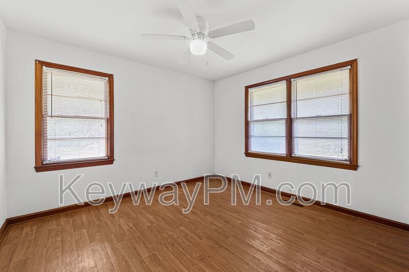 1457 Columbia Highway North property image