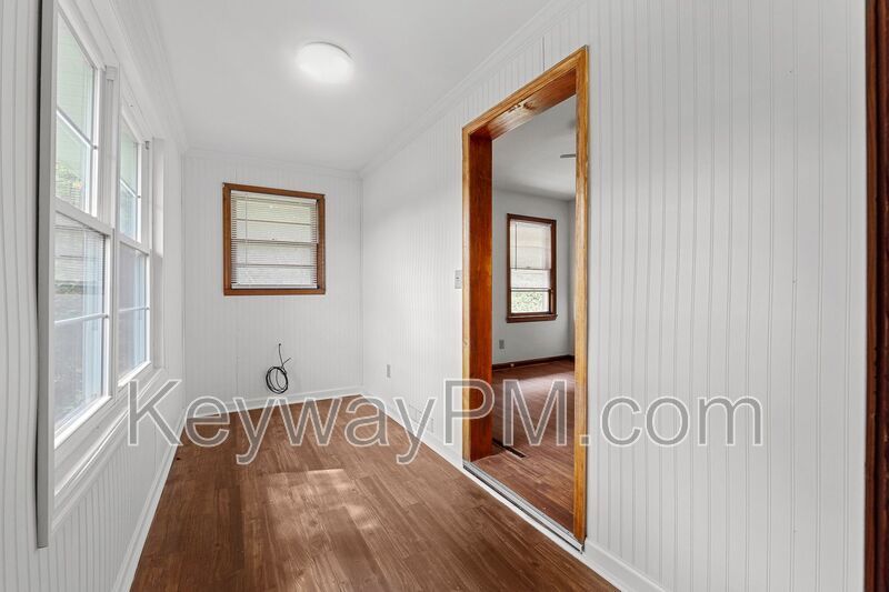 1457 Columbia Highway North property image