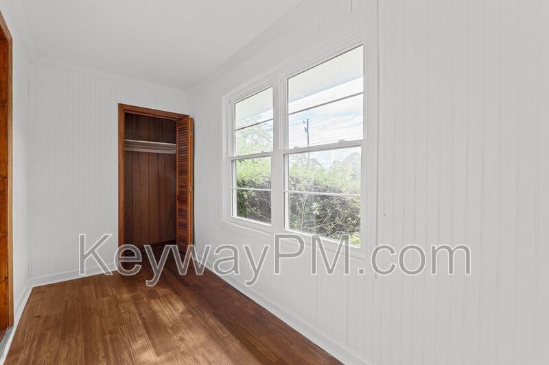 1457 Columbia Highway North property image