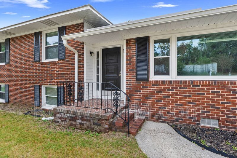 1823 Pisgah Road- Highland property image