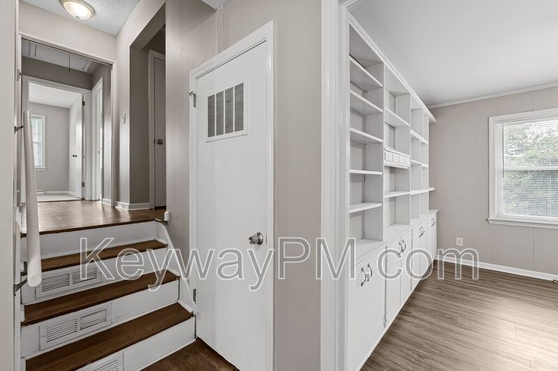 1823 Pisgah Road- Highland property image