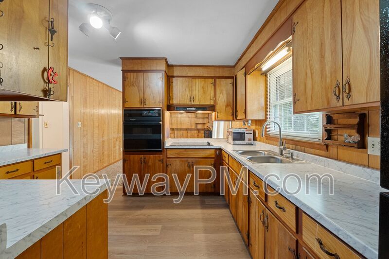 1001 Beverly Heights - Beverly Heights property image