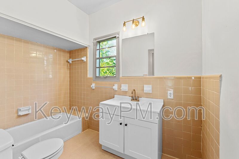 320 Telfair Street - unit B property image