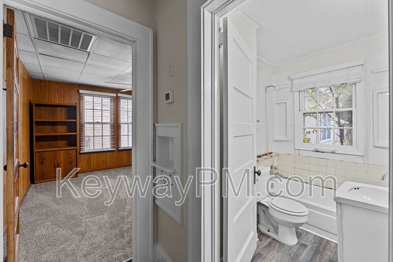 1870 Kissingbower Road property image