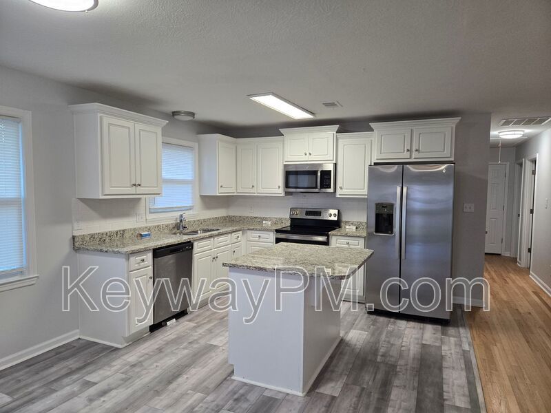 4580 Hickory Drive - Pineland Estates property image