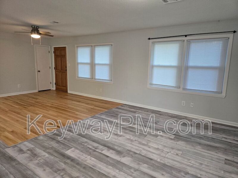 4580 Hickory Drive - Pineland Estates property image