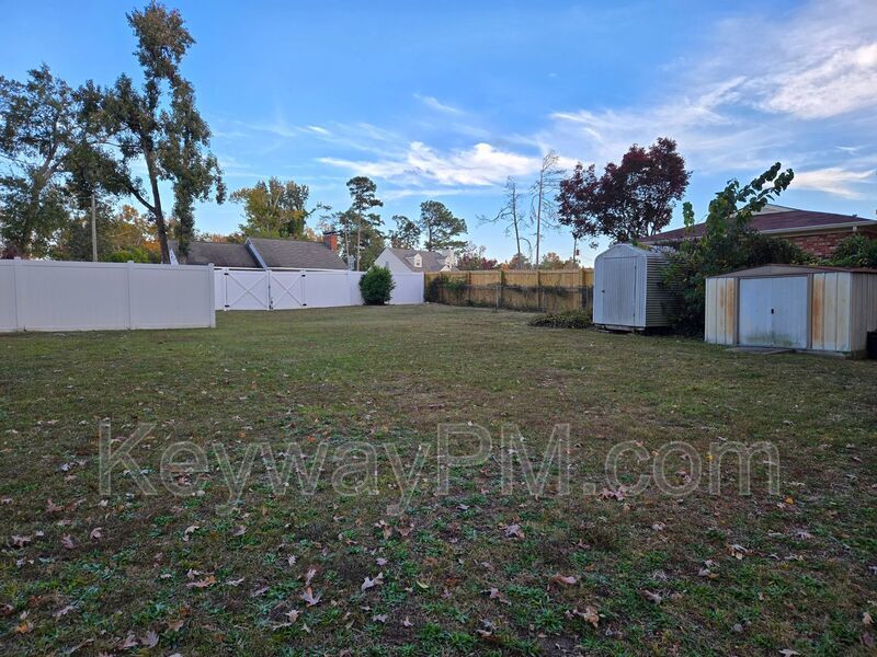 4580 Hickory Drive - Pineland Estates property image