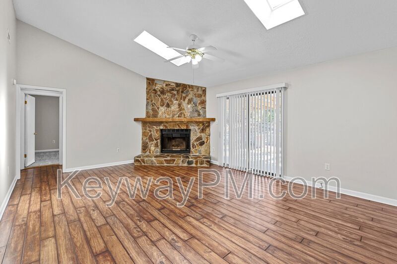 2908 Cable Way property image