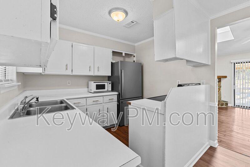 2908 Cable Way property image