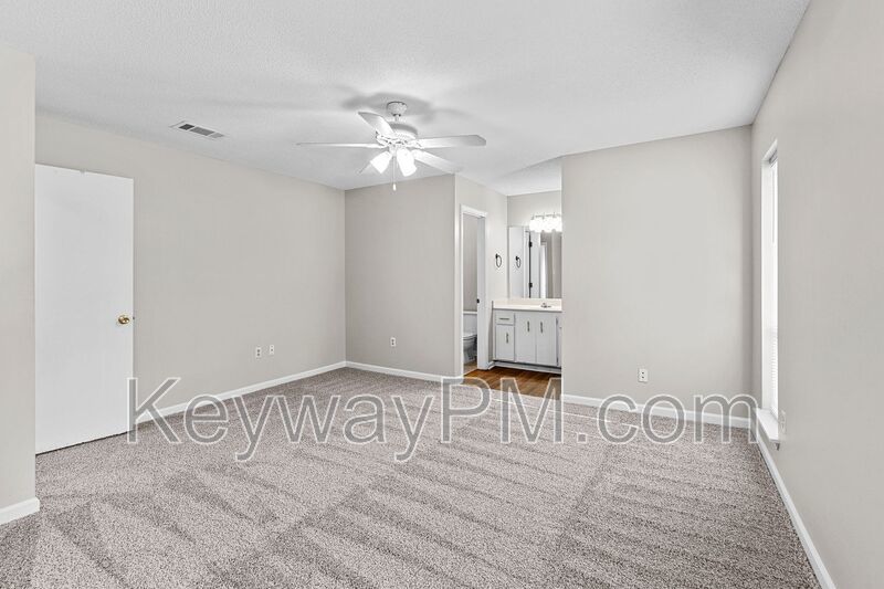 2908 Cable Way property image