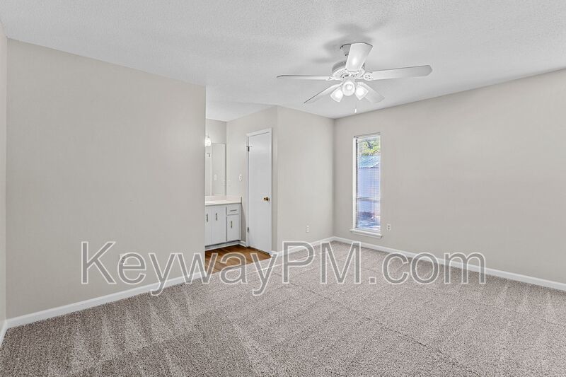 2908 Cable Way property image
