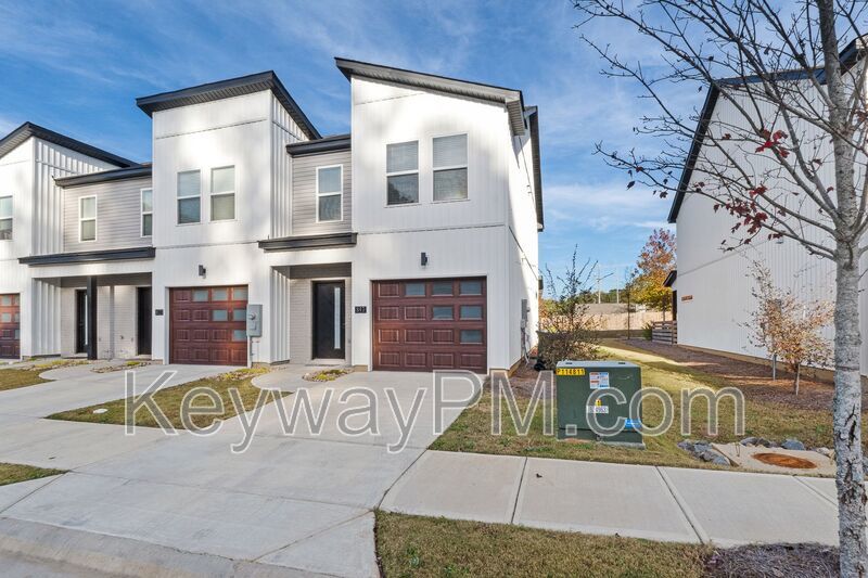 847 Felix Way - Green Forest property image