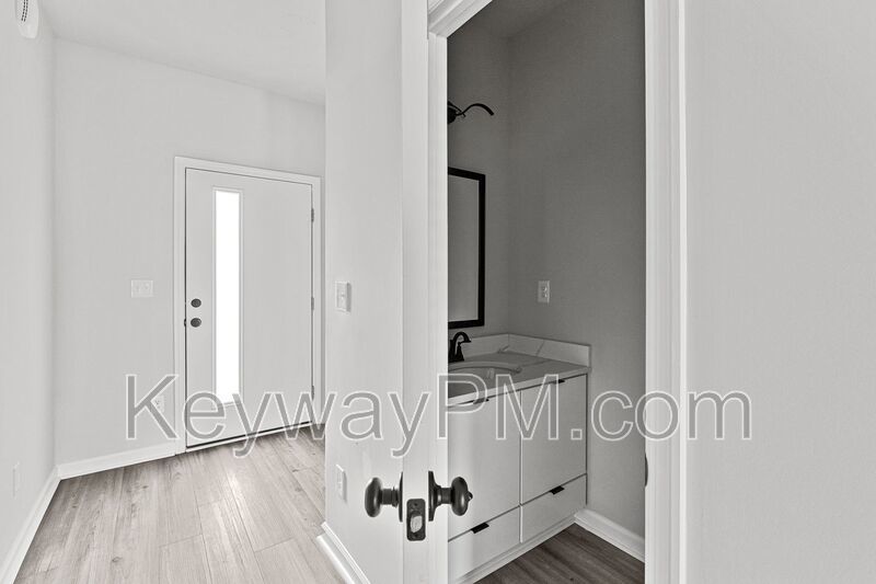 847 Felix Way - Green Forest property image