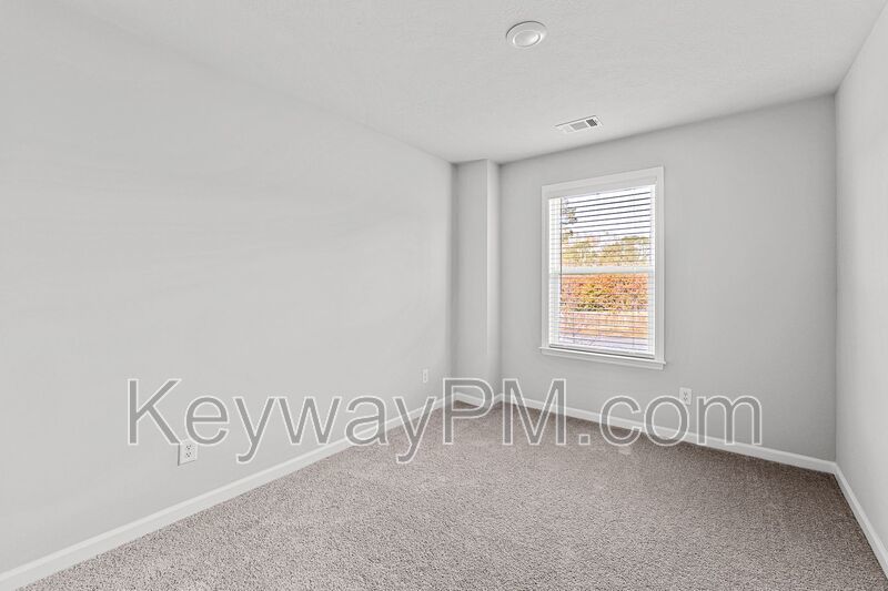 847 Felix Way - Green Forest property image