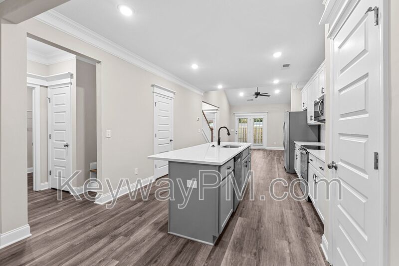 8049 Kinsale Avenue SE - Miller Landing property image