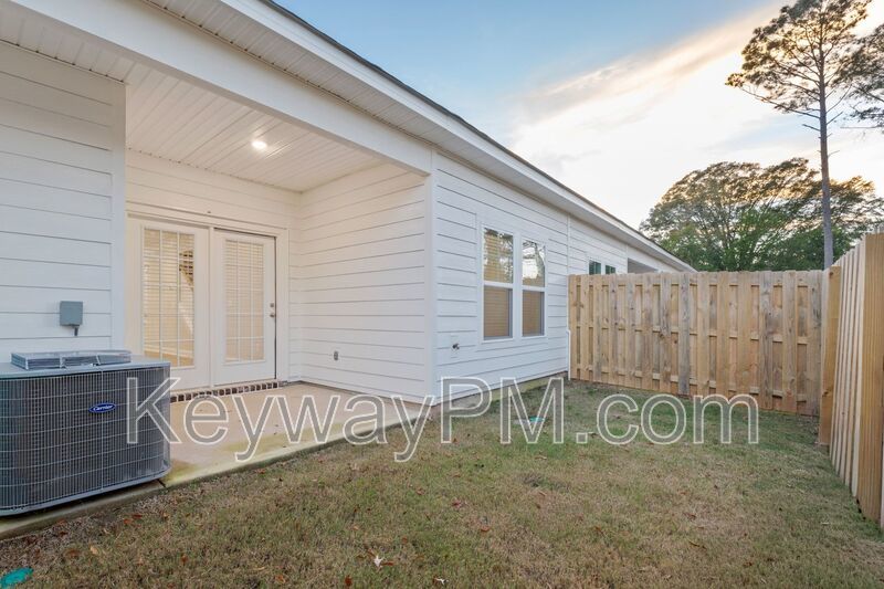 8049 Kinsale Avenue SE - Miller Landing property image