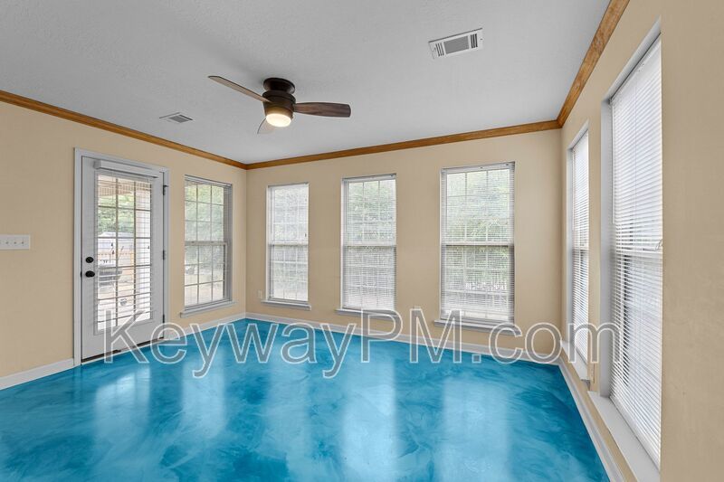 811 Oshields Court - Magnolia Ridge property image