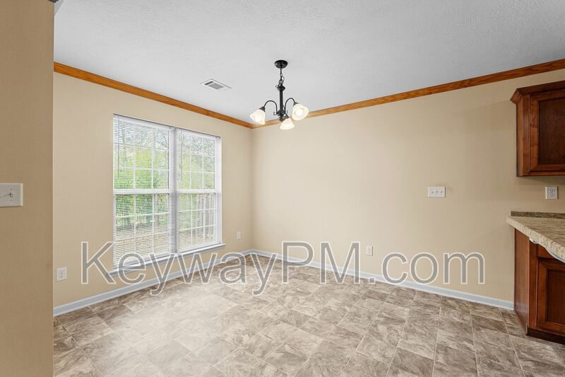 811 Oshields Court - Magnolia Ridge property image