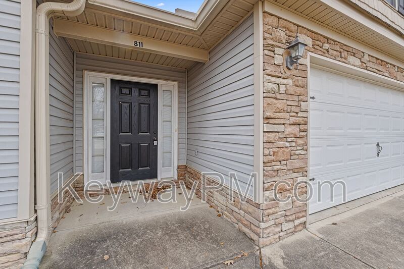 811 Oshields Court - Magnolia Ridge property image