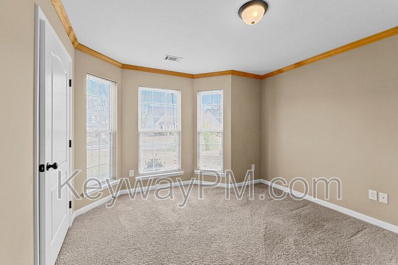 811 Oshields Court - Magnolia Ridge property image