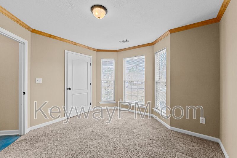 811 Oshields Court - Magnolia Ridge property image