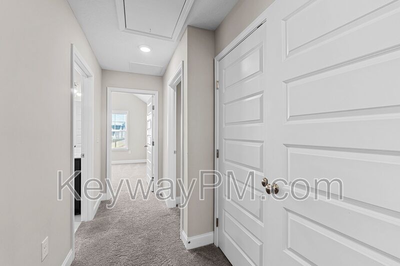 3205 Venetian Drive - Village Square property image