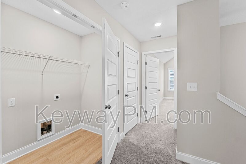 3205 Venetian Drive - Village Square property image