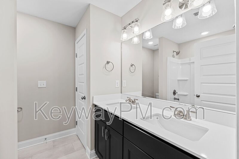 3205 Venetian Drive - Village Square property image