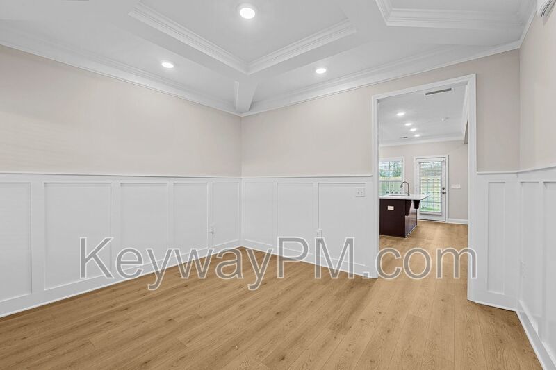 527 Yuma Lane- Village Square property image