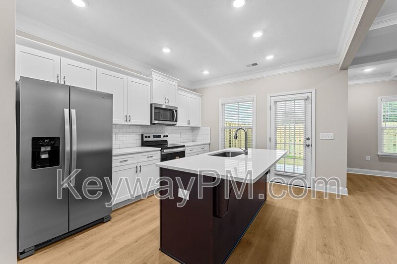 527 Yuma Lane- Village Square property image