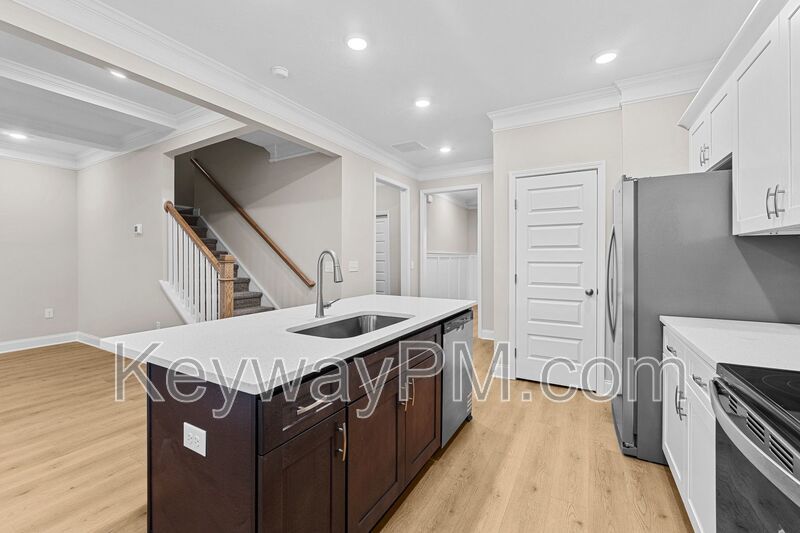 527 Yuma Lane- Village Square property image