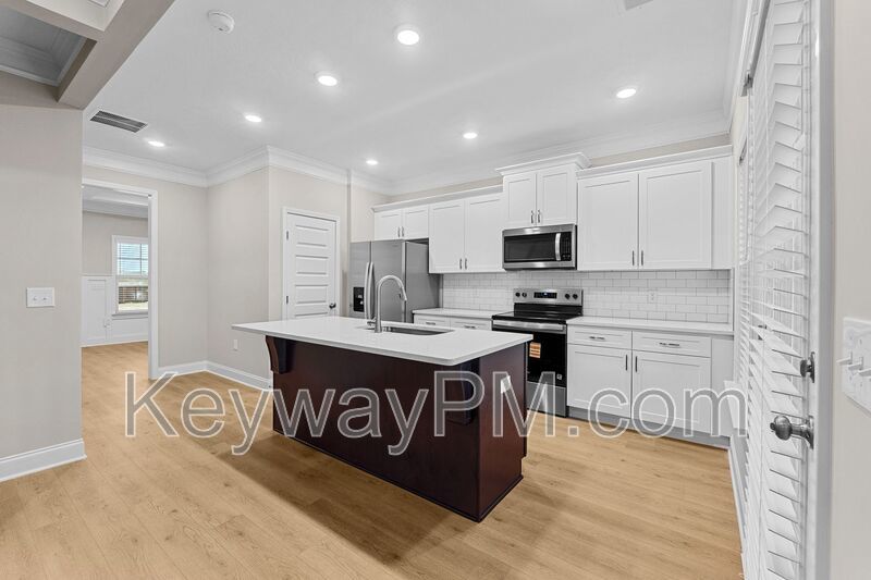 527 Yuma Lane- Village Square property image