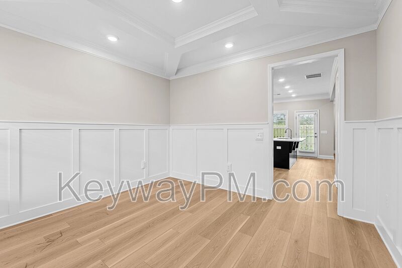 521 Yuma Lane - Village Square property image