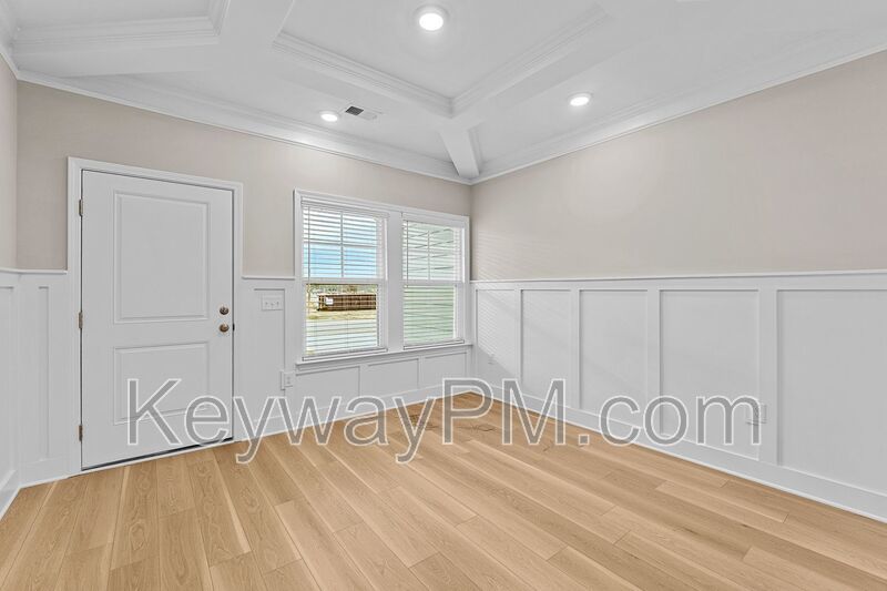 521 Yuma Lane - Village Square property image