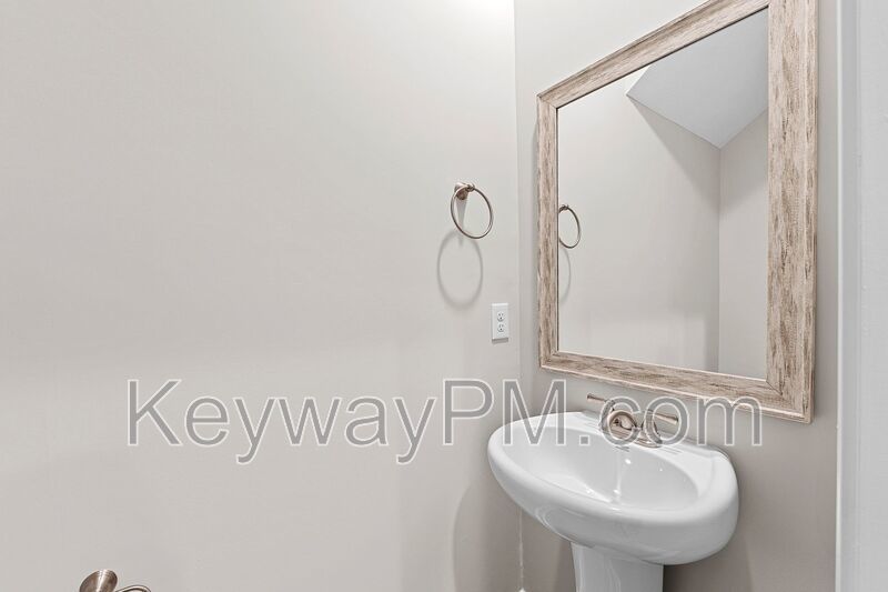 521 Yuma Lane - Village Square property image