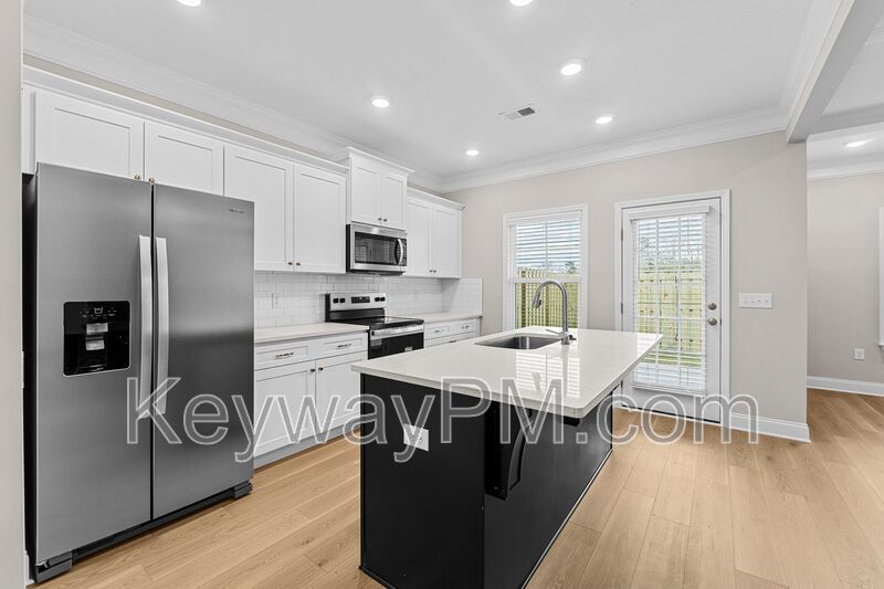 521 Yuma Lane - Village Square property image