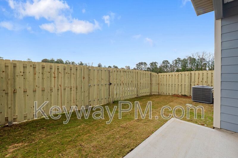 521 Yuma Lane - Village Square property image