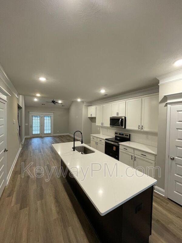 Miller Landing - 2051 Denmark Ave SE property image