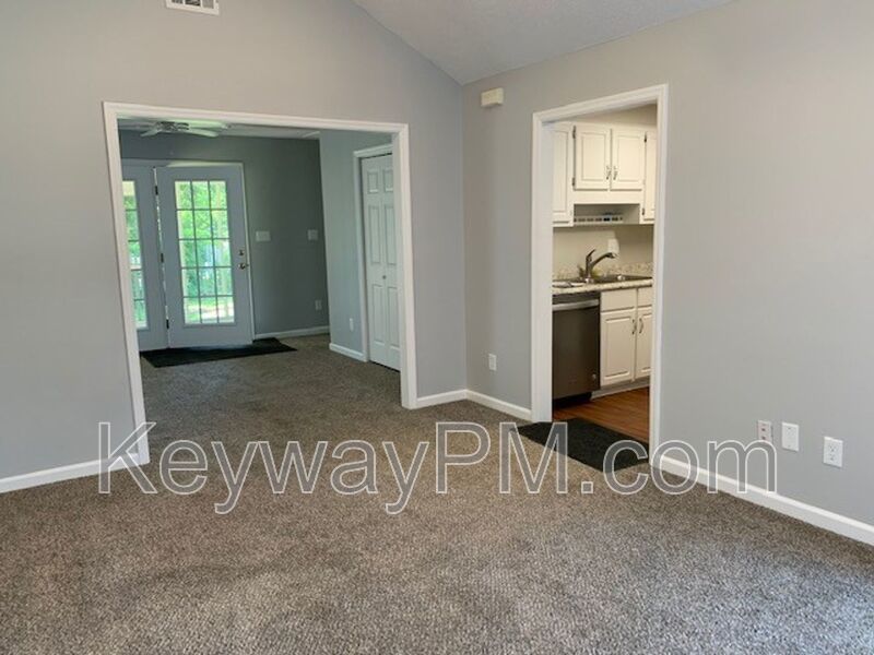 18 Fowkewood Court - Edgewood Heights property image