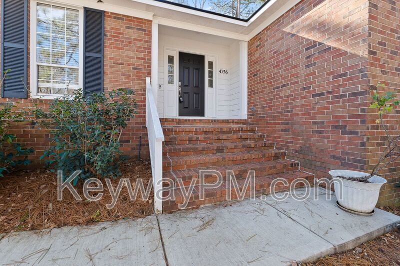 4756 Red Leaf Way - Maple Creek property image