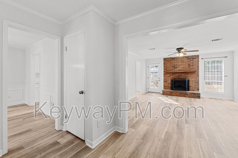 4756 Red Leaf Way - Maple Creek property image