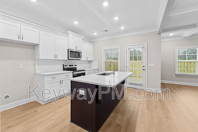 563 Yuma - Village Square property image