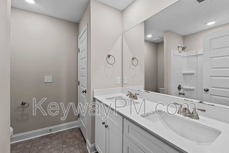 563 Yuma - Village Square property image
