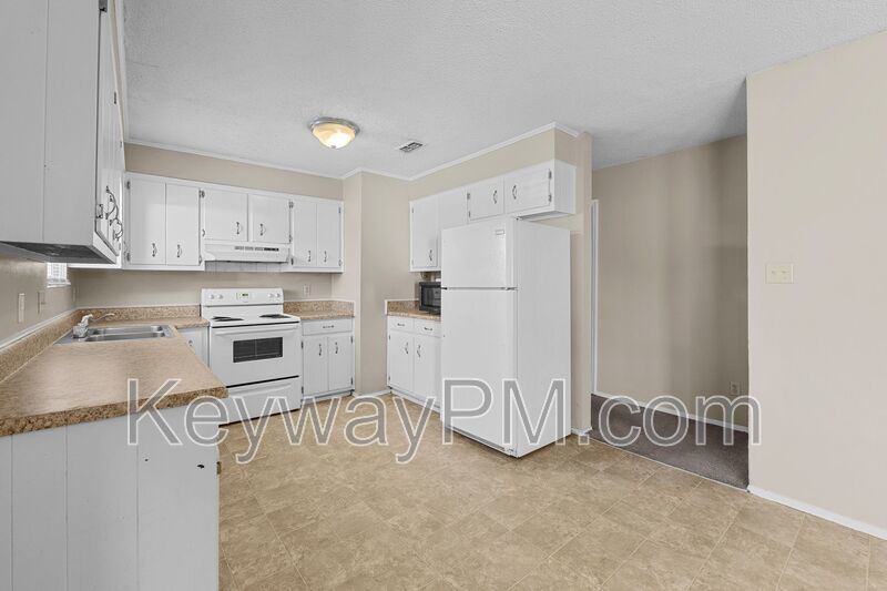 4553 Hillside Drive - Evanston property image