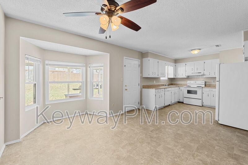 4553 Hillside Drive - Evanston property image